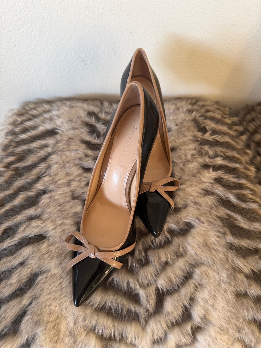 Enzo Angiolini Black Patent Pointed Pumps with Tan Bow